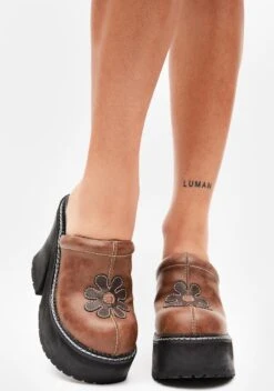 So Called Scheme Floral Clogs